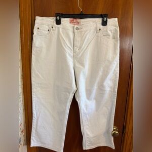 Levi's Signature White Stretch Capri Pants Size 16